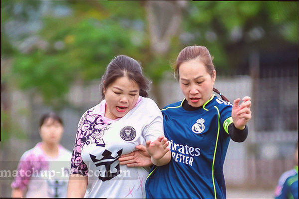 时间轴从2020年到2025年，数据节点密密麻麻